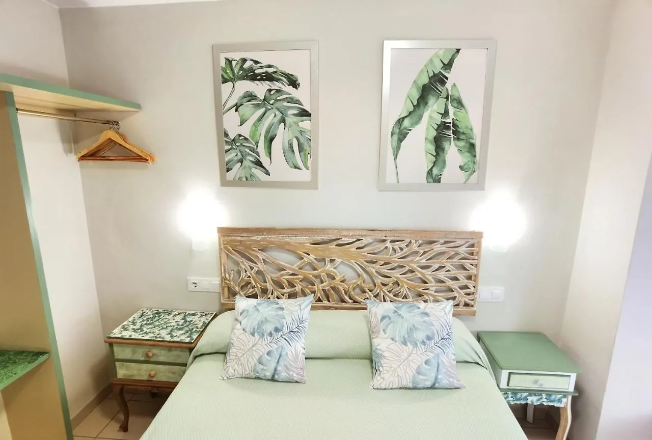 סאן פליו דה גיסולס Hostal Rigau בית הארחה סאן פליו דה גיסולס